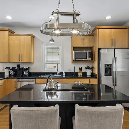 Spacious Townhouse W Exclusive Backyard Nashville