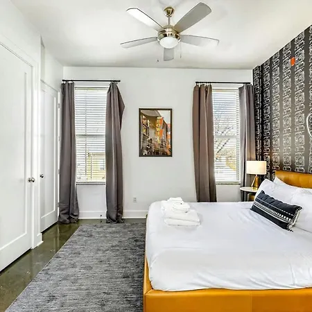 West End Retreat Near Vanderbilt & Park Holiday home *