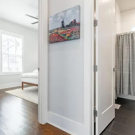 4br East - Walk To Bars & Restaurants *