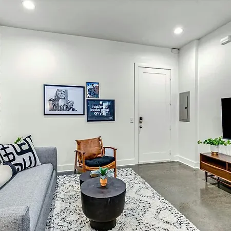 West End Retreat Near Vanderbilt & Park Holiday home Nashville