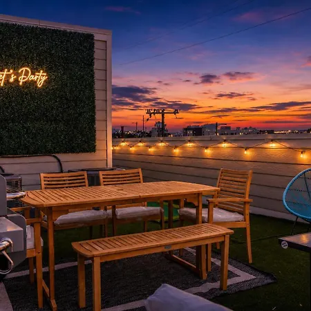The Main Stage - Rooftop Hot Tubgame Roomgroups Homestay