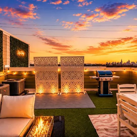 Rose Social - Rooftop Hot Tubgame Roomsleeps 12 Homestay *