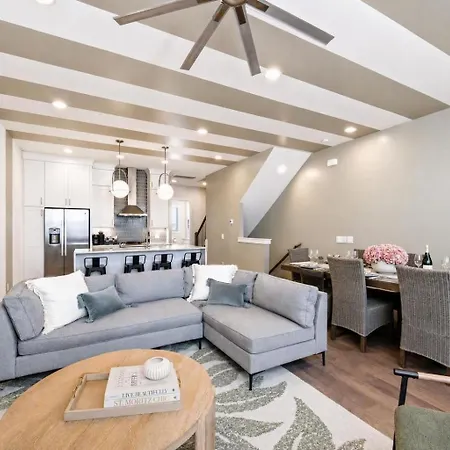 2 Rooftop Homes - Sleeps 24 - Near Geodis Park Holiday home