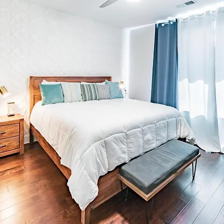 Modern Skyline-view Townhome For Groups Up To 8 Nashville