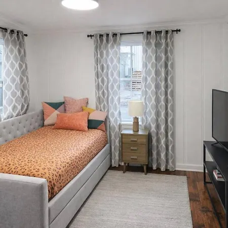 1947 Rustic Farmhouse. East Nash. Mins To Broadway Holiday home *