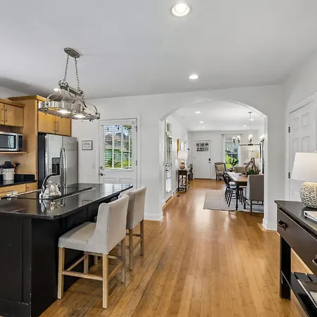 Spacious Townhouse W Exclusive Backyard Holiday home Nashville