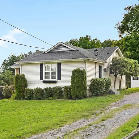 Area 3br With Yard And Workspace Holiday home