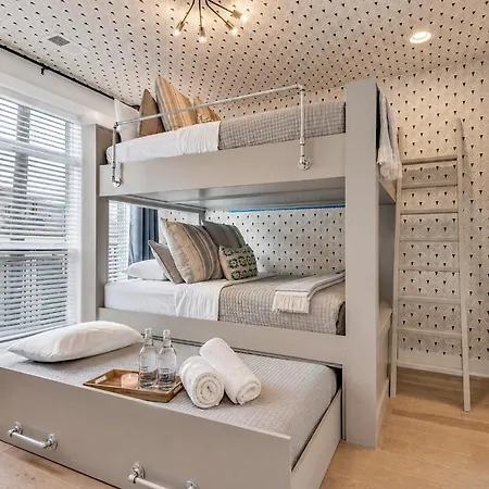 Pet-friendly House Sleeps 12 Near Geodis Park *
