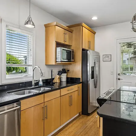 Spacious Townhouse W Exclusive Backyard Holiday home Nashville