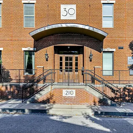 West End Retreat Near Vanderbilt & Park Nashville