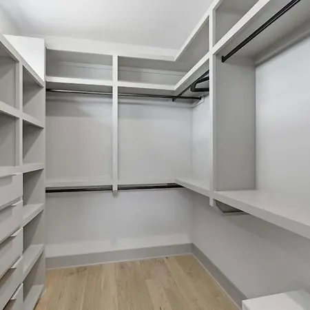 Executive Mid Term - Office And Garage Holiday home *