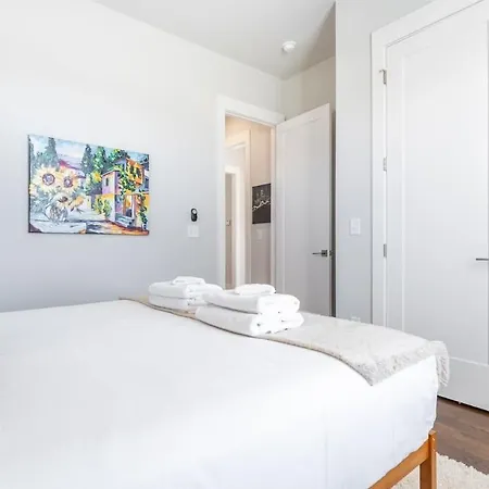 Holiday home 4br East - Walk To Bars & Restaurants *