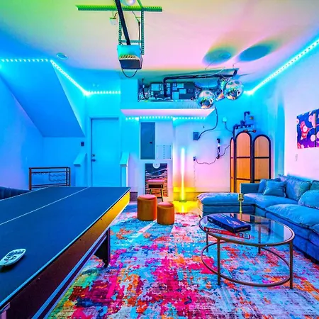 The Encore - Rooftop Hot Tubgame Roomsleeps 12 *