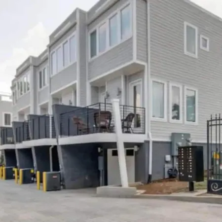 Funk House. Mins To Broadway. Parking * Nashville