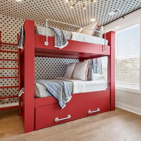 Holiday home Rooftop Deck Townhome Sleeps 12 Near Geodis Park