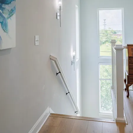Holiday home Beautiful Modern Townhome In For Groups & Families