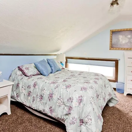 Beautiful Waterfront Vacation Close To Opryland In Nashville, Tennessee Holiday home Nashville