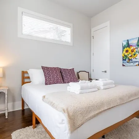 Holiday home 4br East - Walk To Bars & Restaurants *