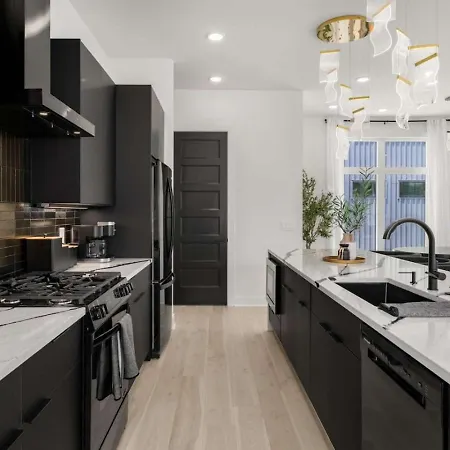 Holiday home Luxury Living At Velvet And Vinyl Rooftop 6 Beds *
