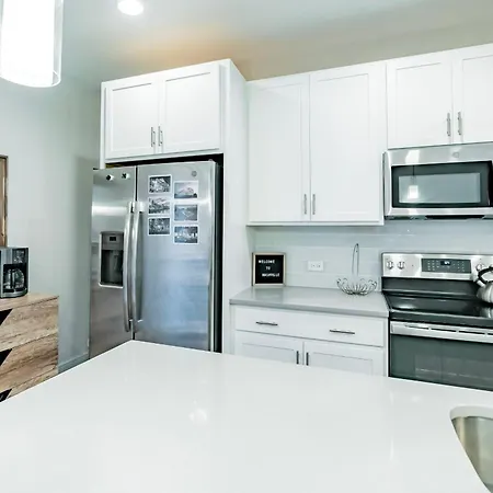Holiday home Modern Skyline-view Townhome For Groups Up To 8