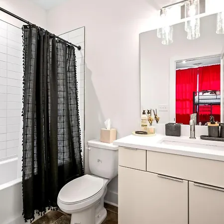 Homestay The Encore - Rooftop Hot Tubgame Roomsleeps 12 *