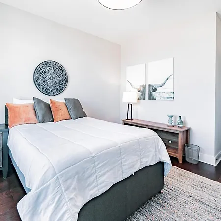 Modern Skyline-view Townhome For Groups Up To 8 Nashville