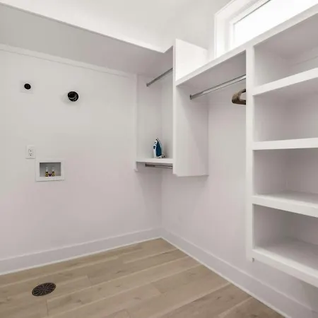 Holiday home Luxury Living At Velvet And Vinyl Rooftop 6 Beds *