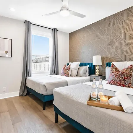 Rooftop Deck Townhome Sleeps 12 Near Geodis Park Nashville