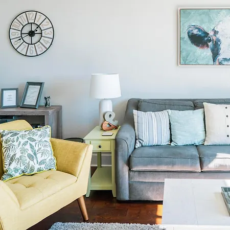 Modern Skyline-view Townhome For Groups Up To 8