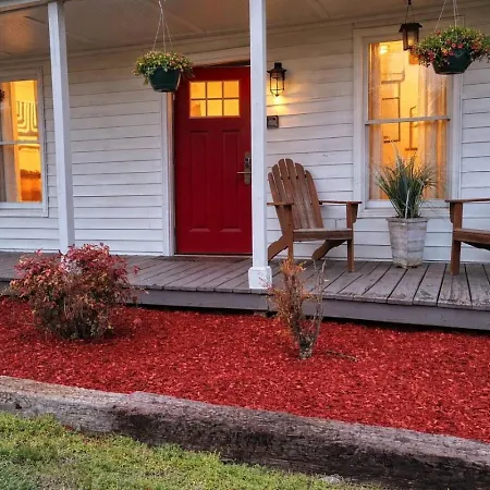 1947 Rustic Farmhouse. East Nash. Mins To Broadway
