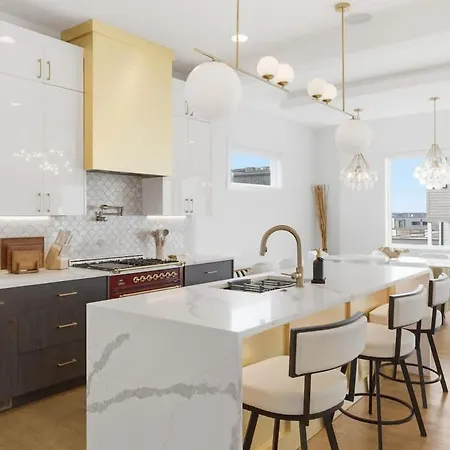 2 Ultra Lux Homes Sleeps 24 Hot Tub & Rooftops Nashville