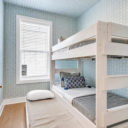 Pet-friendly House Sleeps 12 Near Geodis Park Holiday home Nashville