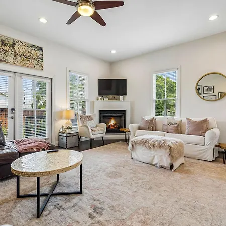 Spacious Townhouse W Exclusive Backyard Holiday home Nashville