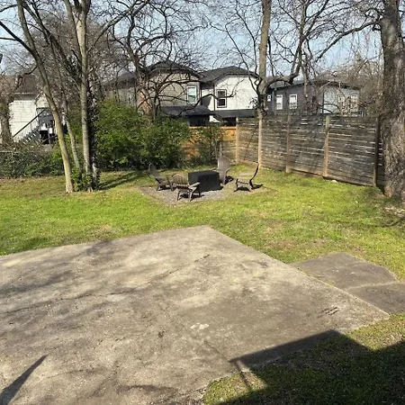 Holiday home 1947 Rustic Farmhouse. East Nash. Mins To Broadway *