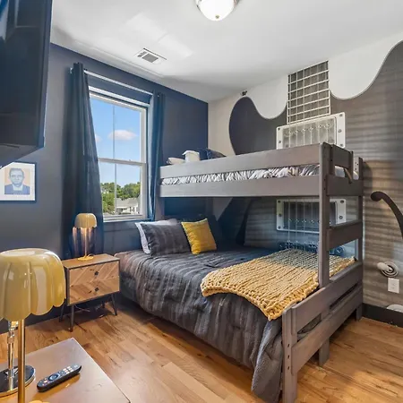 Holiday home Some Things Just Go Better Together Sleeps 20 *