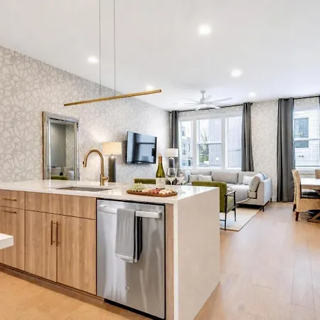 2 Rooftop Homes - Sleeps 24 - Near Geodis Park Holiday home
