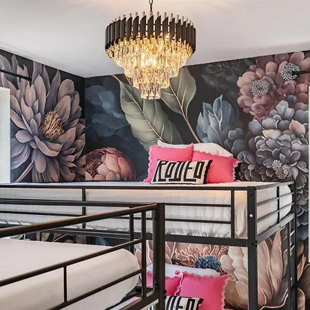 Homestay Rose Social - Rooftop Hot Tubgame Roomsleeps 12 *