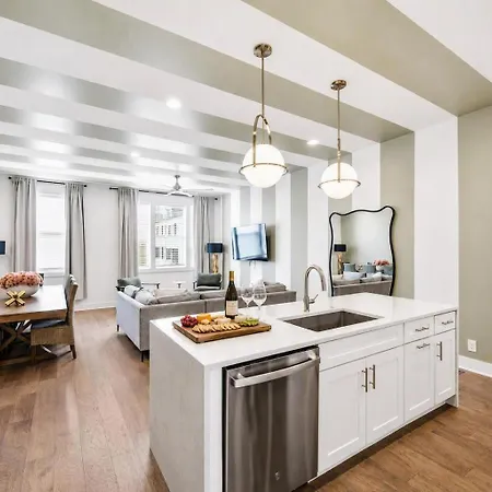 Holiday home 2 Rooftop Homes - Sleeps 24 - Near Geodis Park Nashville