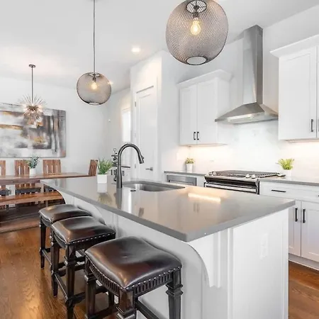 4br East - Walk To Bars & Restaurants * Nashville