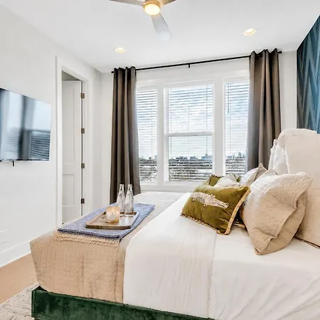 Pet-friendly House Sleeps 12 Near Geodis Park Holiday home Nashville