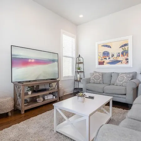 Holiday home 4br East - Walk To Bars & Restaurants