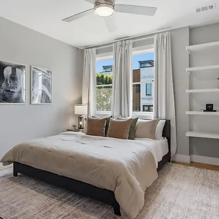 Walk To Germantown Game Minutes To Broadway Holiday home Nashville