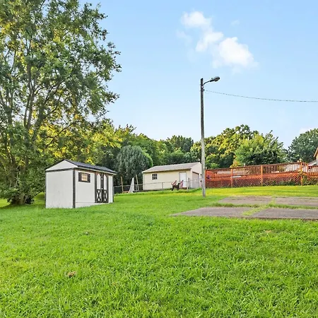 Area 3br With Yard And Workspace Nashville