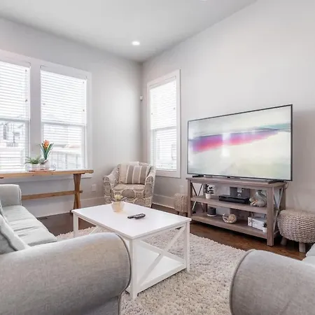 4br East - Walk To Bars & Restaurants *