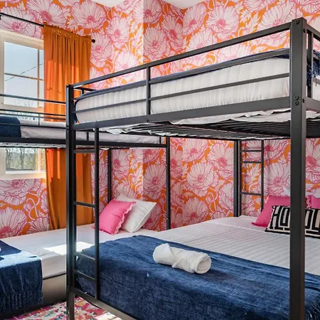 Homestay Rose Social - Rooftop Hot Tubgame Roomsleeps 12 *