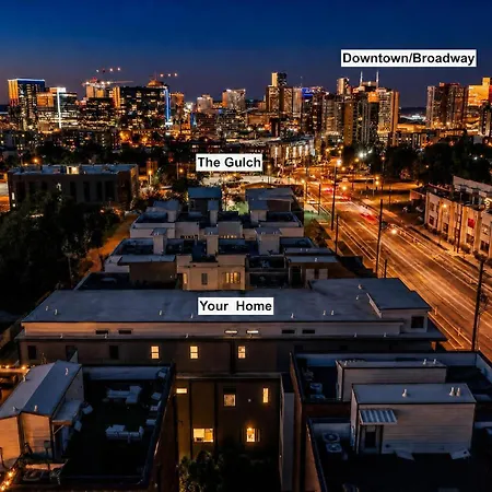Neon Balcony House - Sleeps 12 Near Broadway