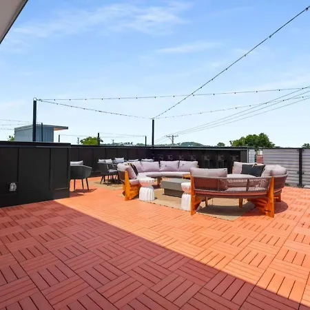 Holiday home Luxury Living At Velvet And Vinyl Rooftop 6 Beds Nashville