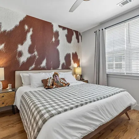 Holiday home Some Things Just Go Better Together Sleeps 20 Nashville
