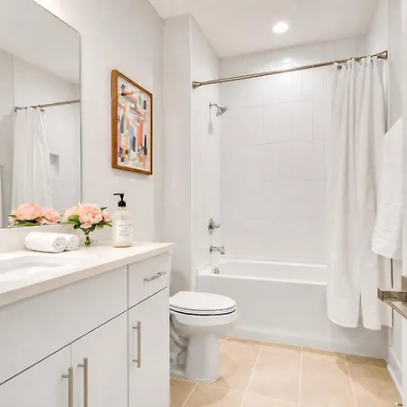Pet-friendly House Sleeps 12 Near Geodis Park Nashville
