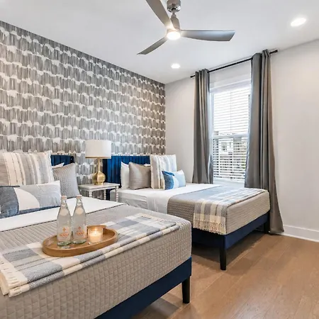 Holiday home Pet-friendly House Sleeps 12 Near Geodis Park